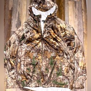 Habit real tree rain shell